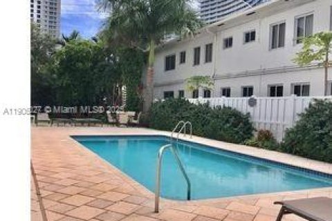Copropriété à louer à Fort Lauderdale, Floride: 2 chambres, 117.71 m2 № 1956661 - photo 30