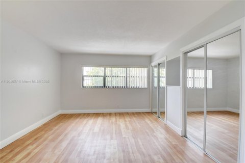 Copropriété à louer à Fort Lauderdale, Floride: 2 chambres, 117.71 m2 № 1956661 - photo 23