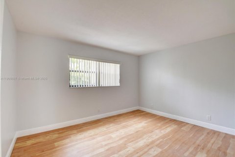 Copropriété à louer à Fort Lauderdale, Floride: 2 chambres, 117.71 m2 № 1956661 - photo 18