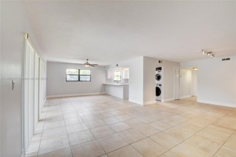Copropriété à louer à Fort Lauderdale, Floride: 2 chambres, 117.71 m2 № 1956661 - photo 13