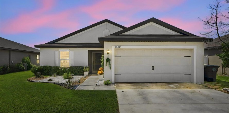 Casa en St. Lucie, Florida 3 dormitorios, 143.26 m2 № 2377381