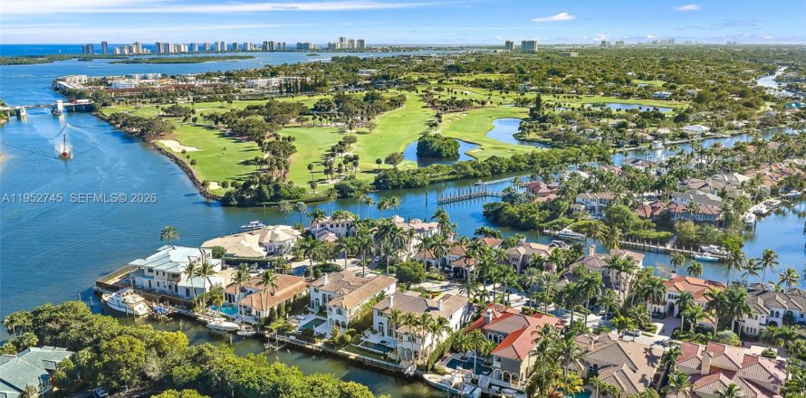 Дом в Норт-Палм-Бич, Флорида 3 комнаты, 654.31м2 № 2009220