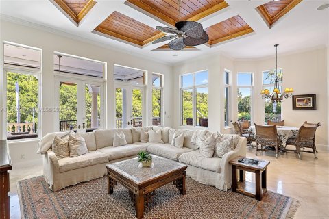 Купить виллу или дом в Норт-Палм-Бич, Флорида 3 комнаты, 654.31м2, № 2009220 - фото 9