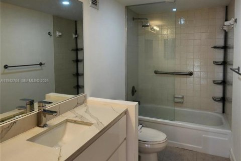 Снять в аренду кондоминиум в Майами, Флорида 2 спальни, № 1999211 - фото 5