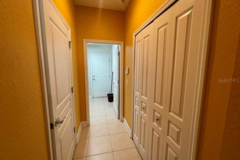 Townhouse in Davenport, Florida 3 bedrooms, 191.29 sq.m. № 2208827 - photo 2