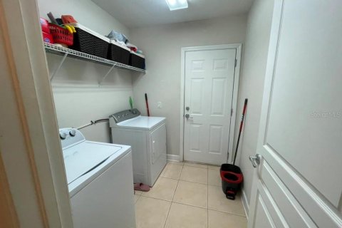 Townhouse in Davenport, Florida 3 bedrooms, 191.29 sq.m. № 2208827 - photo 22