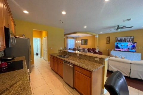 Townhouse in Davenport, Florida 3 bedrooms, 191.29 sq.m. № 2208827 - photo 4