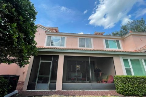 Townhouse in Davenport, Florida 3 bedrooms, 191.29 sq.m. № 2208827 - photo 15