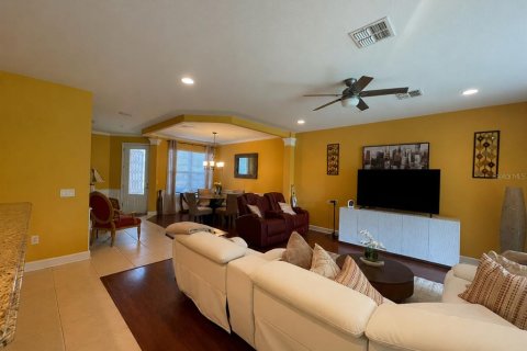 Townhouse in Davenport, Florida 3 bedrooms, 191.29 sq.m. № 2208827 - photo 17