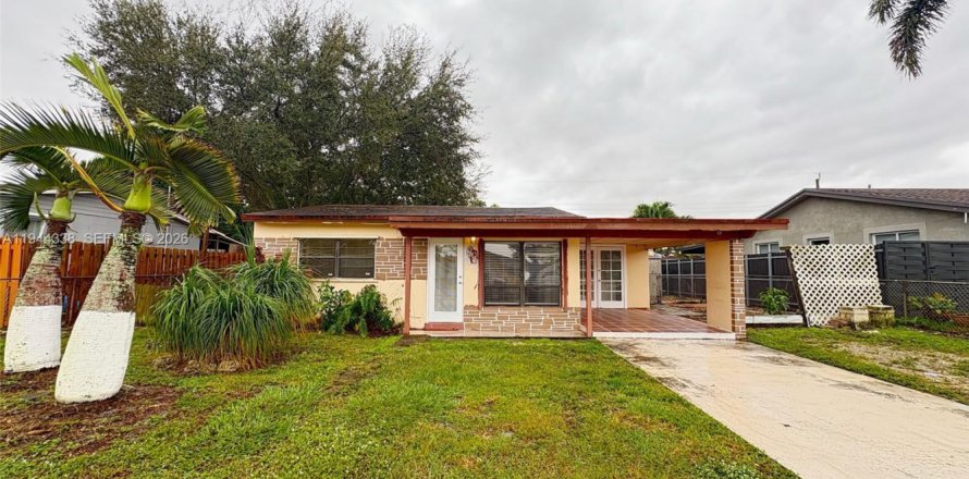 Villa ou maison à Hollywood, Floride 2 chambres, 105.82 m2 № 2001941