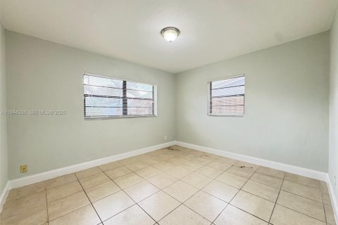 Villa ou maison à louer à Hollywood, Floride: 2 chambres, 105.82 m2 № 2001941 - photo 14