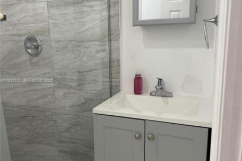 Propiedad comercial en alquiler en Homestead, Florida, 1 dormitorio, 83.61 m2 № 1990836 - foto 7