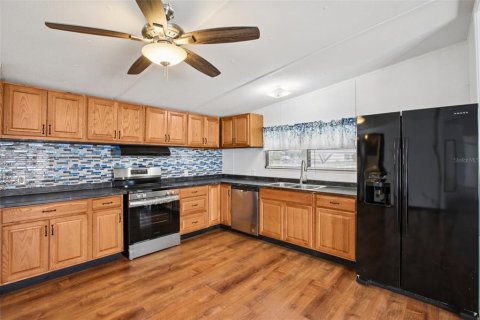 House in Polk City, Florida 3 bedrooms, 171.68 sq.m. № 1900389 - photo 9