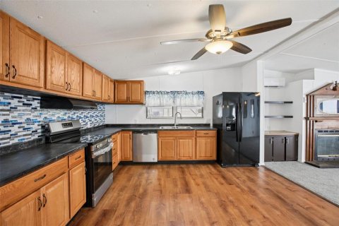 House in Polk City, Florida 3 bedrooms, 171.68 sq.m. № 1900389 - photo 10