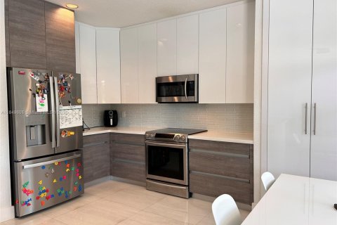 Villa ou maison à louer à Weston, Floride: 4 chambres, 256.41 m2 № 1852140 - photo 10