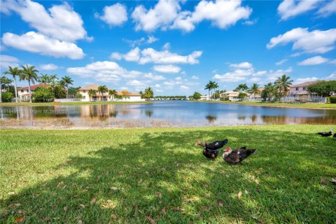Villa ou maison à louer à Weston, Floride: 4 chambres, 256.41 m2 № 1852140 - photo 30