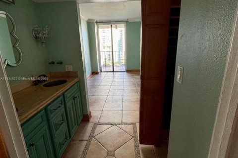 Condominio en venta en Miami, Florida, 1 dormitorio, 77.67 m2 № 1817642 - foto 19