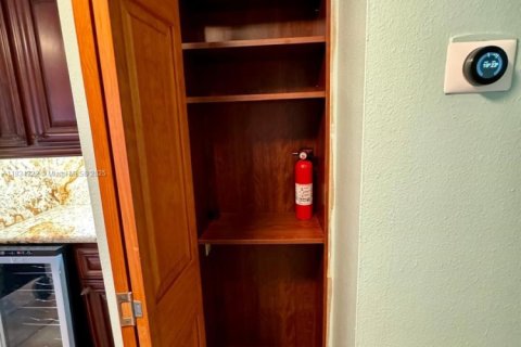 Condominio en venta en Miami, Florida, 1 dormitorio, 77.67 m2 № 1817642 - foto 12