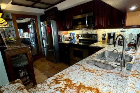 Condominio en venta en Miami, Florida, 1 dormitorio, 77.67 m2 № 1817642 - foto 14
