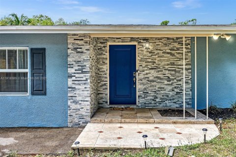 Villa ou maison à louer à Fort Lauderdale, Floride: 5 chambres, 222.04 m2 № 1972102 - photo 5