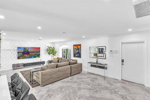 Villa ou maison à louer à Fort Lauderdale, Floride: 5 chambres, 222.04 m2 № 1972102 - photo 12