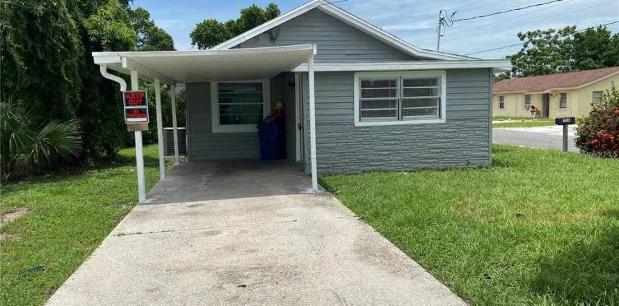 House in Winter Haven, Florida 3 bedrooms, 71.35 sq.m. № 2166039