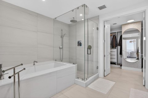 Condo in Fort Lauderdale, Florida, 3 bedrooms № 2175588 - photo 28