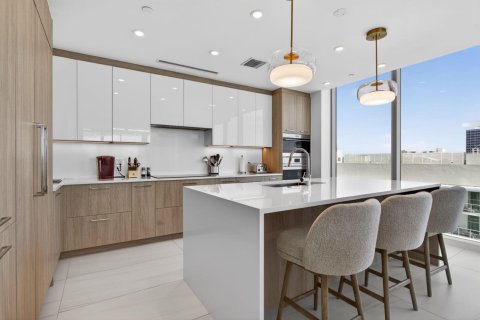 Condo in Fort Lauderdale, Florida, 3 bedrooms № 2175588 - photo 12