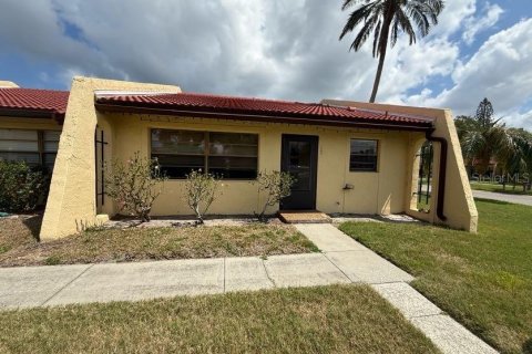 Condo in Bradenton, Florida, 2 bedrooms  № 1725305 - photo 1