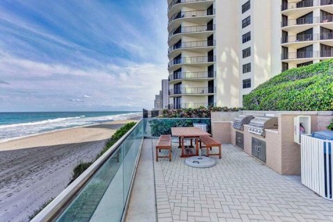 Condo in Riviera Beach, Florida, 2 bedrooms № 2089631 - photo 28