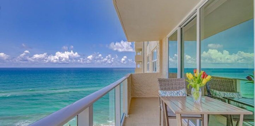 Condo in Riviera Beach, Florida, 2 bedrooms № 2089631