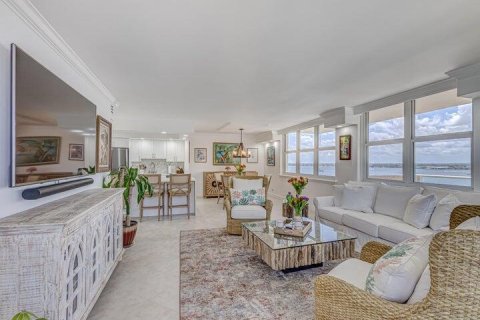 Condo in Riviera Beach, Florida, 2 bedrooms № 2089631 - photo 13