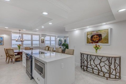 Condo in Riviera Beach, Florida, 2 bedrooms № 2089631 - photo 7
