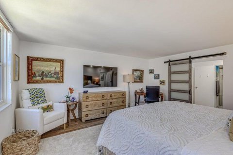 Condo in Riviera Beach, Florida, 2 bedrooms № 2089631 - photo 17