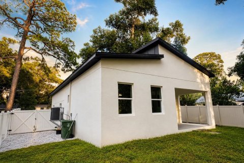 House in Tampa, Florida 3 bedrooms, 133.04 sq.m. № 2216974 - photo 23