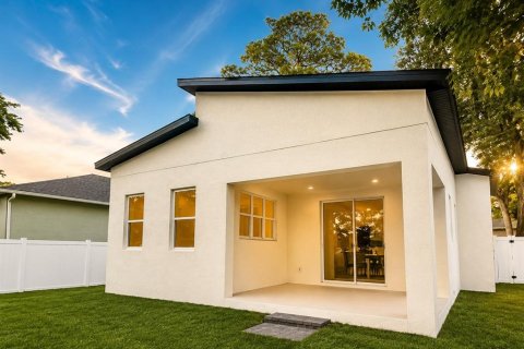 House in Tampa, Florida 3 bedrooms, 133.04 sq.m. № 2216974 - photo 24