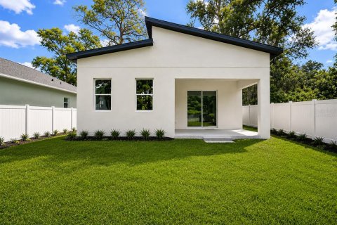 House in Tampa, Florida 3 bedrooms, 133.04 sq.m. № 2216974 - photo 26