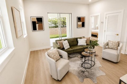 House in Tampa, Florida 3 bedrooms, 133.04 sq.m. № 2216974 - photo 12