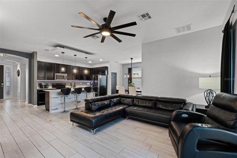 House in Kissimmee, Florida 4 bedrooms, 168.25 sq.m. № 1791410 - photo 8