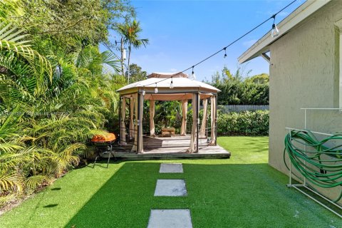 Propiedad comercial en venta en Miami, Florida, 206.61 m2 № 1949214 - foto 3