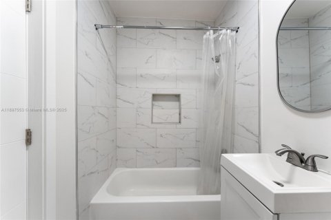 Propiedad comercial en venta en Miami, Florida, 206.61 m2 № 1949214 - foto 27