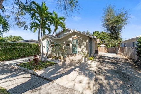 Propiedad comercial en venta en Miami, Florida, 206.61 m2 № 1949214 - foto 2
