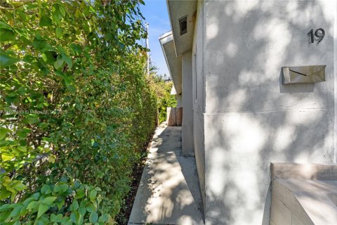 Propiedad comercial en venta en Miami, Florida, 206.61 m2 № 1949214 - foto 22