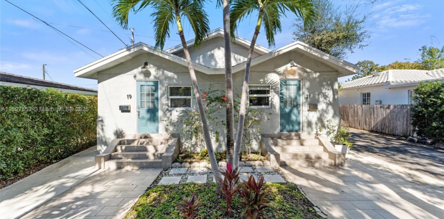 Propiedad comercial en Miami, Florida 206.61 m2 № 1949214