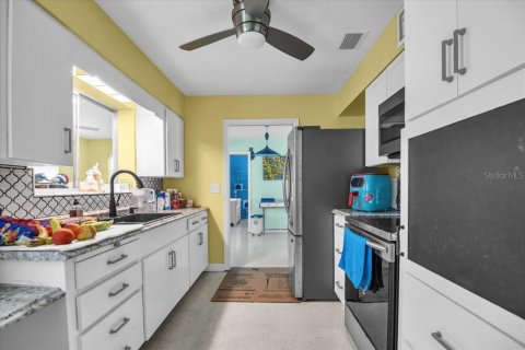 House in Venice, Florida 2 bedrooms, 122.72 sq.m. № 1914780 - photo 20