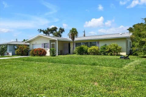 House in Venice, Florida 2 bedrooms, 122.72 sq.m. № 1914780 - photo 2