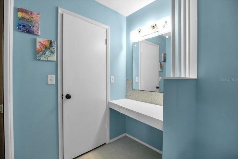 House in Venice, Florida 2 bedrooms, 122.72 sq.m. № 1914780 - photo 12