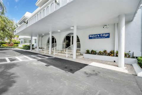 Copropriété à vendre à Coral Gables, Floride: 1 chambre, 75.07 m2 № 1985727 - photo 1