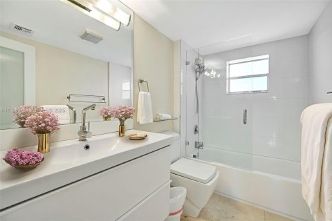 Copropriété à vendre à Coral Gables, Floride: 1 chambre, 75.07 m2 № 1985727 - photo 16