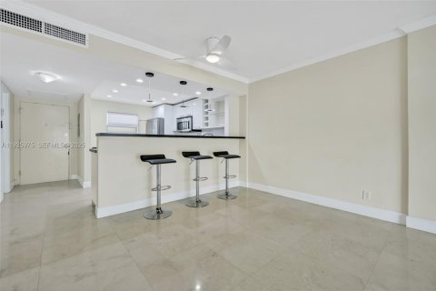 Copropriété à vendre à Coral Gables, Floride: 1 chambre, 75.07 m2 № 1985727 - photo 7